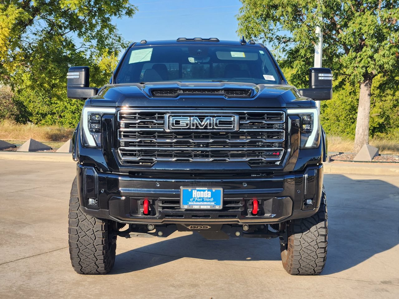 Used 2025 GMC Sierra 2500 AT4 w/ AT4 Premium Plus Package AWD/4WD image 2