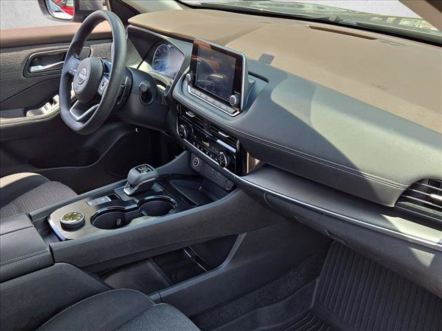 Used 2022 Nissan Rogue SV AWD/4WD image 20