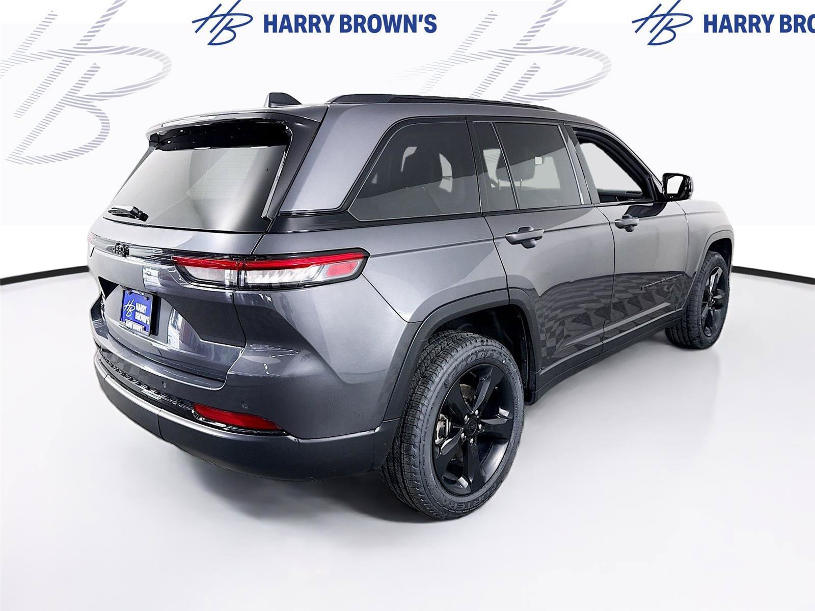 Used 2022 Jeep Grand Cherokee Altitude AWD/4WD image 30