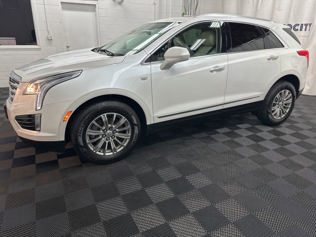 Used 2017 Cadillac XT5 Luxury w/ Driver Awareness Package image 5