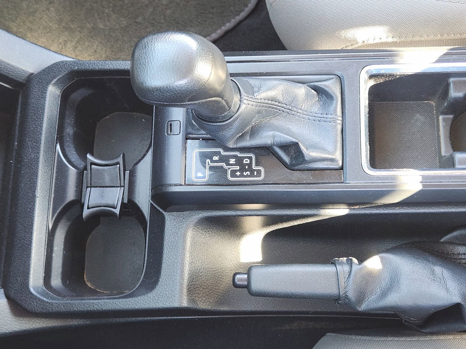 Used 2018 Toyota Tacoma SR image 22