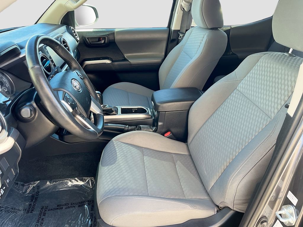 Used 2023 Toyota Tacoma SR5 w/ Technology Package image 19
