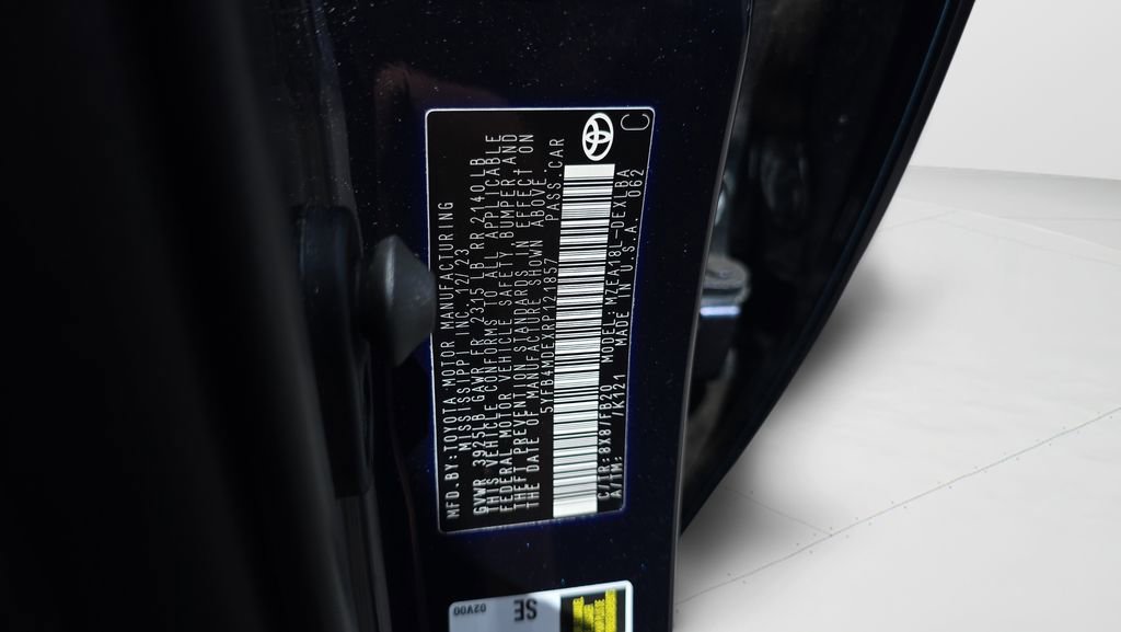 Used 2024 Toyota Corolla LE w/ LE Convenience Package image 29