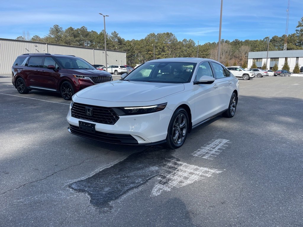 Certified 2023 Honda Accord EX-L image 2