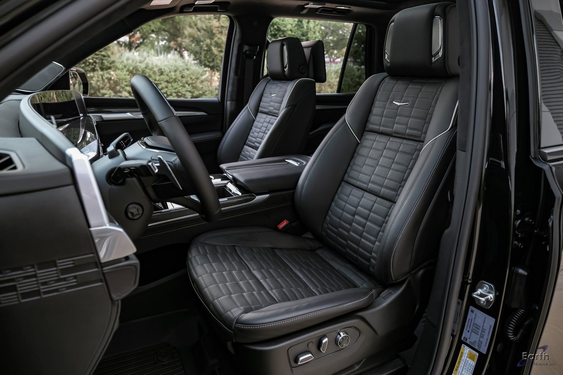 Used 2026 Cadillac Escalade V w/ LPO, Floor Liner Package image 35