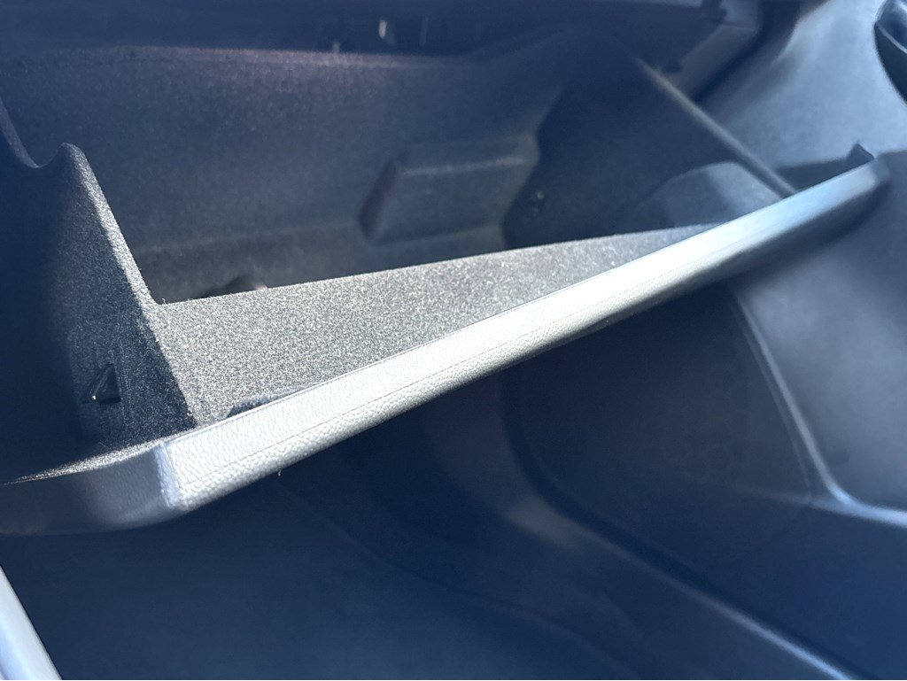 Used 2025 Cadillac XT4 Premium Luxury image 14