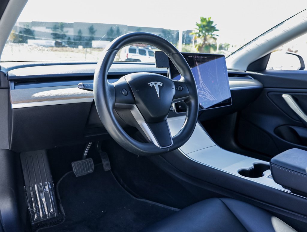 Used 2018 Tesla Model 3 Long Range image 16