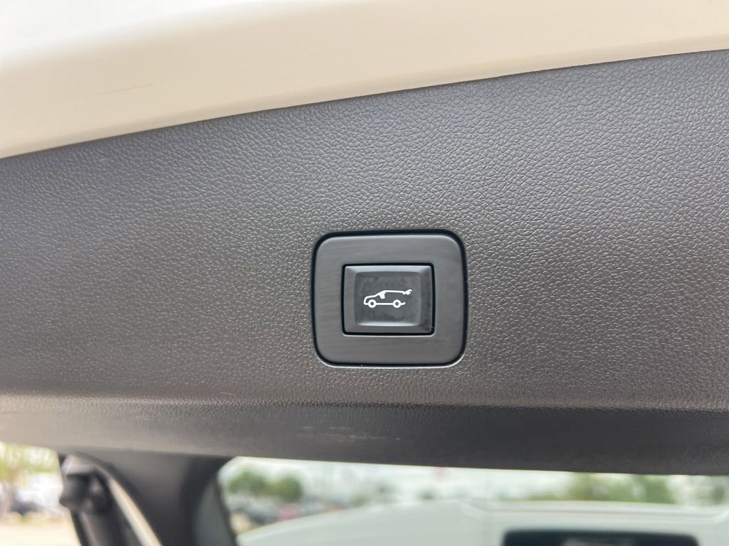 Used 2022 Buick Encore GX Essence w/ Advanced Technology Package image 35