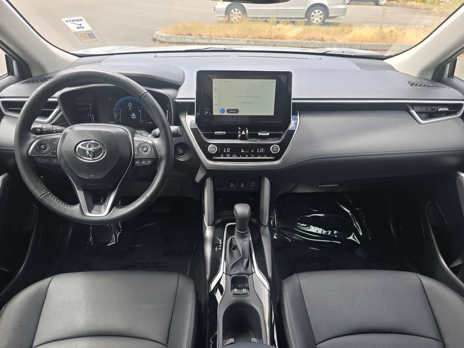 Used 2025 Toyota Corolla Cross XLE w/ Convenience Package AWD/4WD image 10