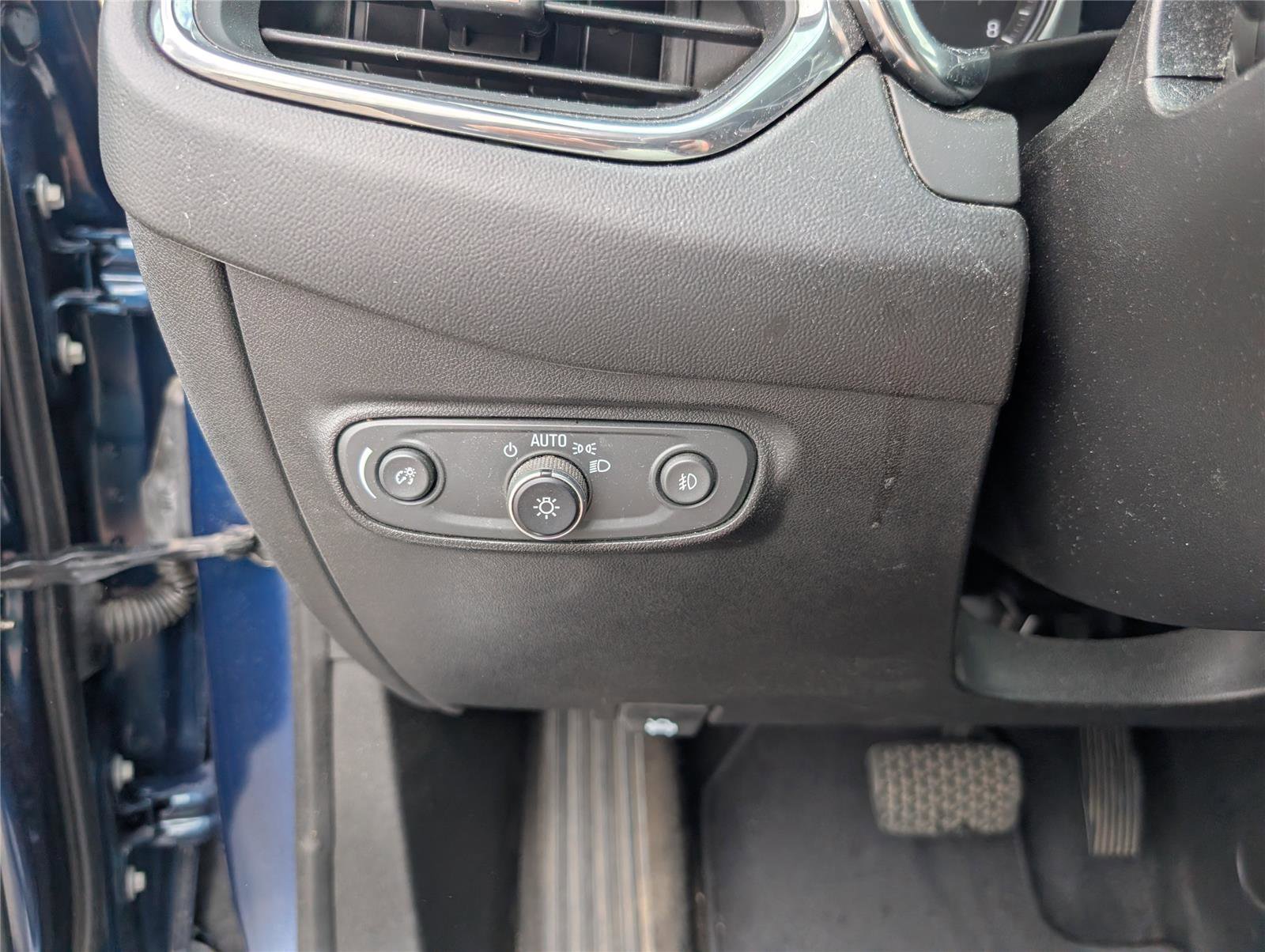 Used 2020 Chevrolet Equinox Premier image 27