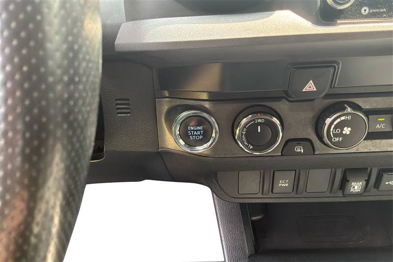 Used 2020 Toyota Tacoma TRD Off-Road AWD/4WD image 30