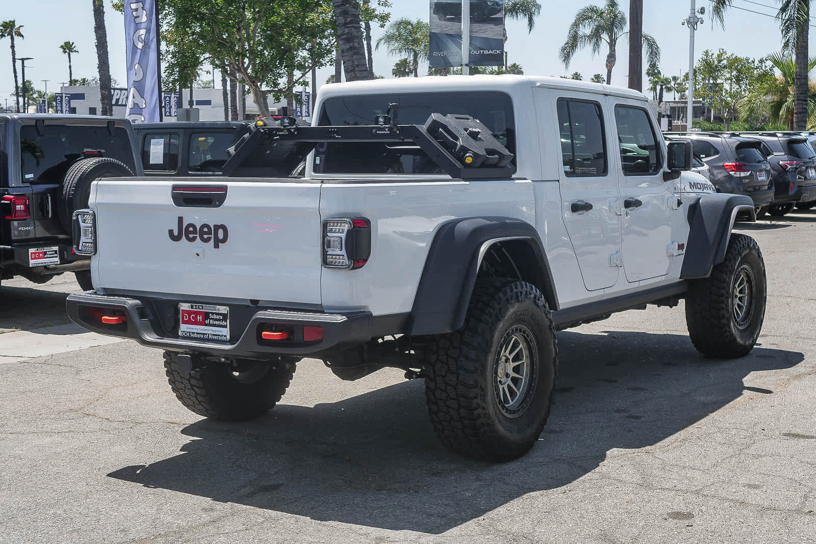 Used 2023 Jeep Gladiator Mojave AWD/4WD image 4