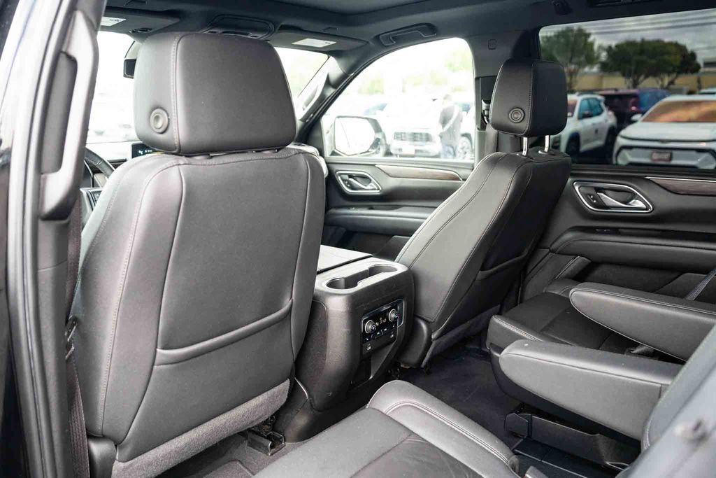 Used 2023 Chevrolet Tahoe Z71 w/ Luxury Package AWD/4WD image 23