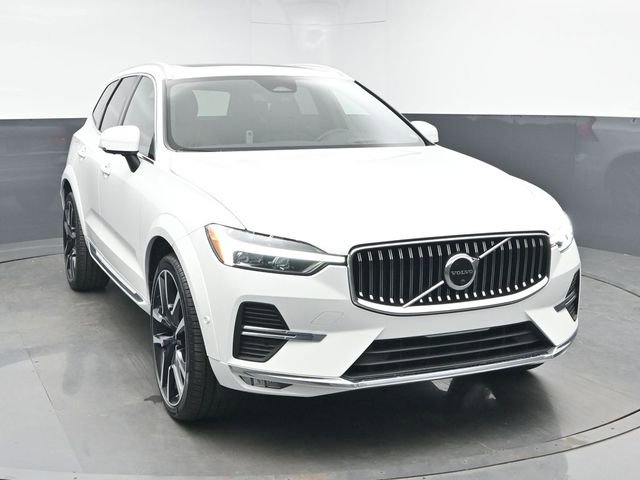 Used 2023 Volvo XC60 B5 Ultimate image 2