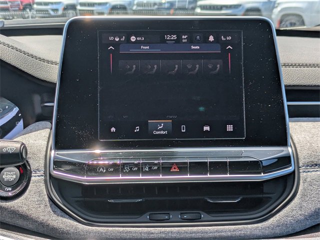 New 2025 Jeep Compass Latitude w/ Sun & Sound Group image 19