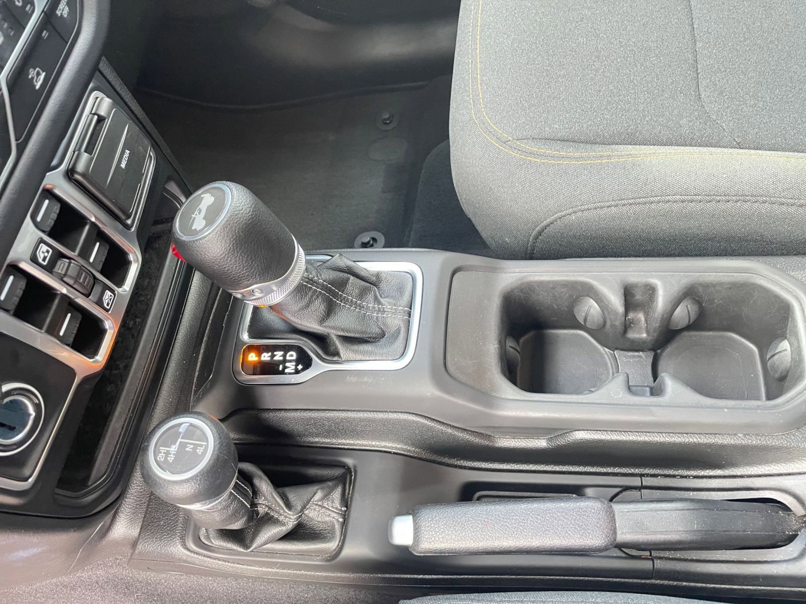 Used 2025 Jeep Wrangler Sahara image 41