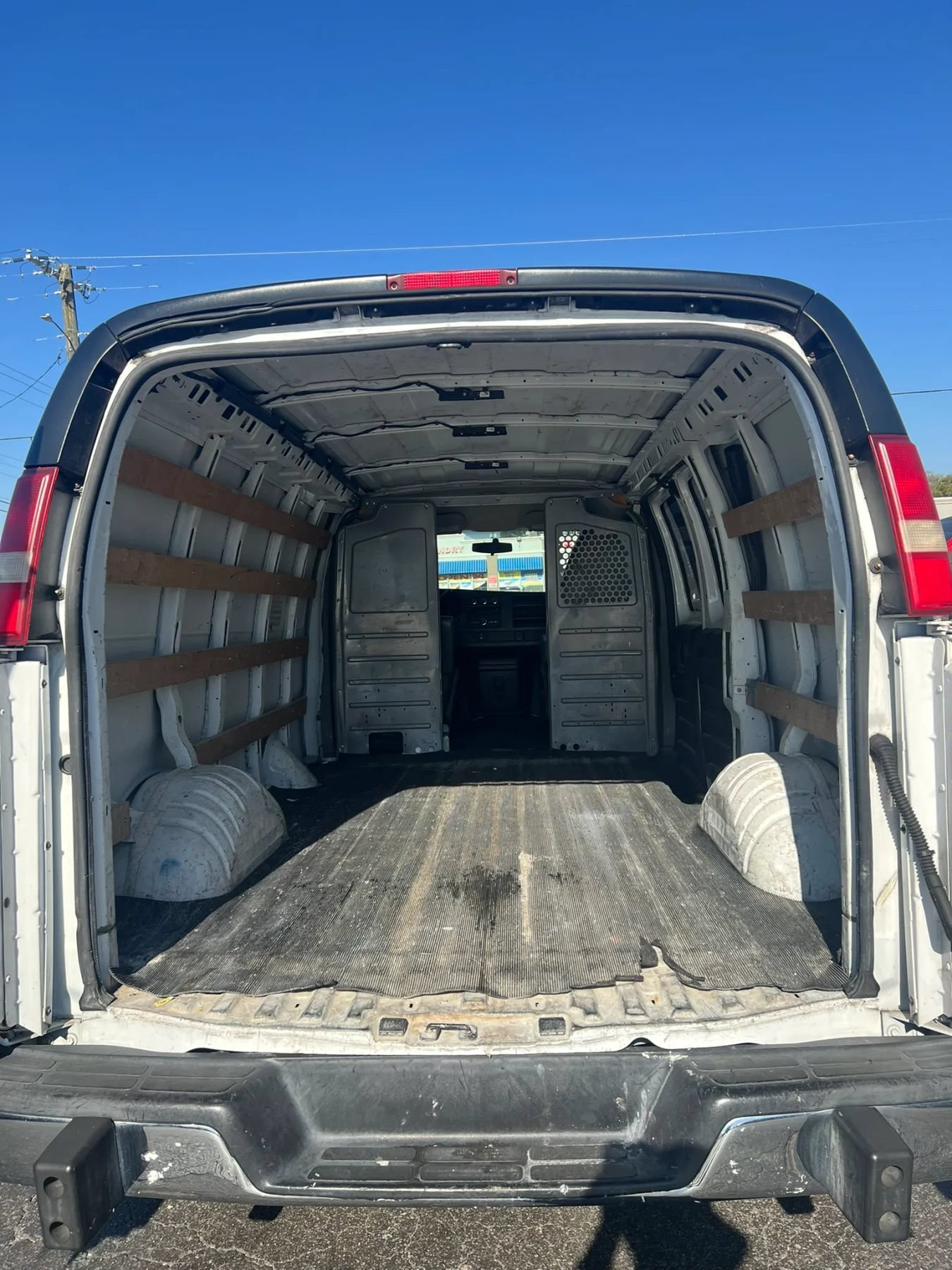 Used 2015 GMC Savana 2500 RWD image 15