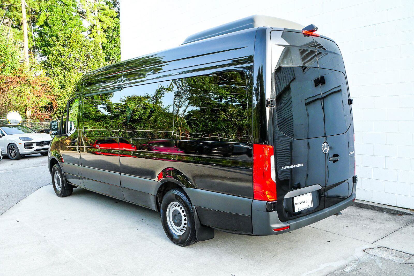 Used 2025 Mercedes-Benz Sprinter 2500 image 23