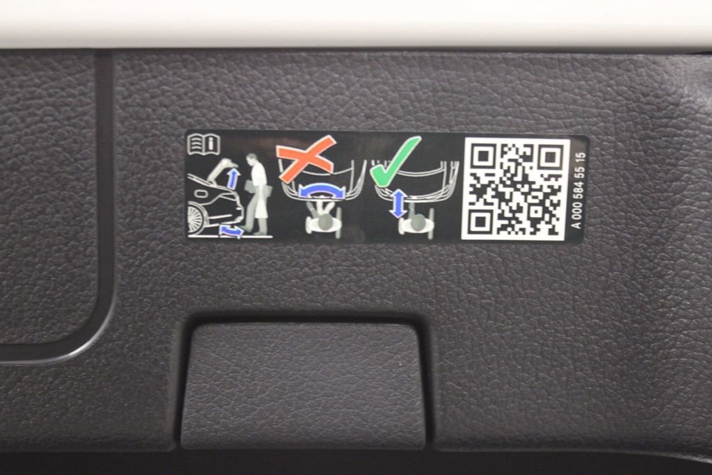 Certified 2025 Mercedes-Benz CLA 35 AMG 4MATIC image 33