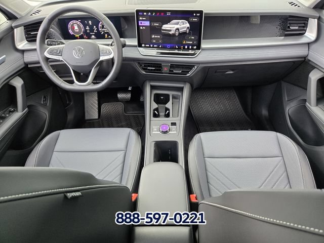 New 2026 Volkswagen Tiguan SE FWD image 10