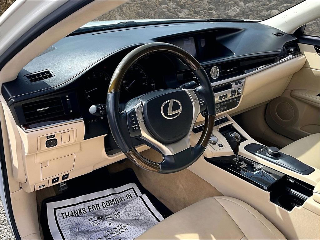 Used 2013 Lexus ES 350 w/ Premium Pkg image 11
