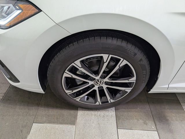 Used 2025 Volkswagen Jetta Sport image 7