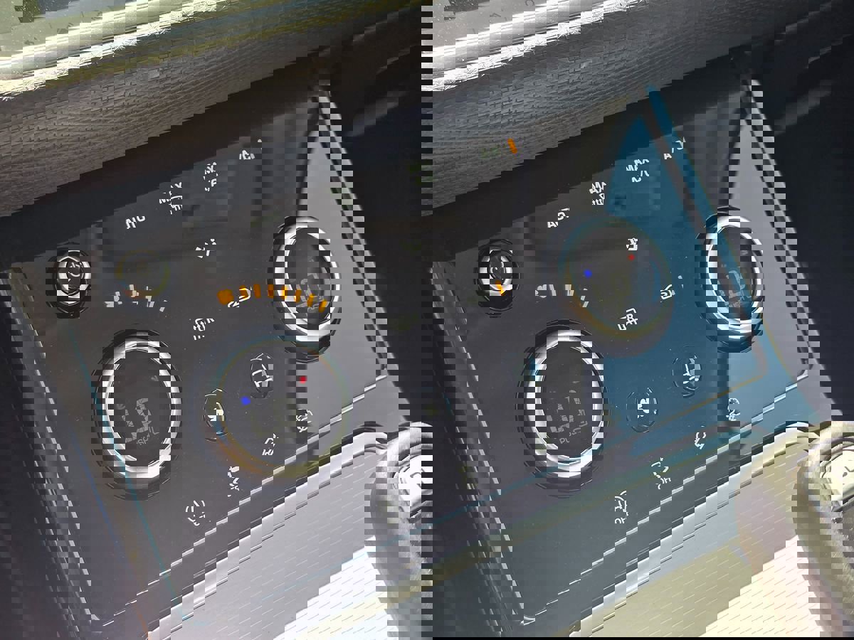 Used 2020 Land Rover Range Rover Evoque S image 10