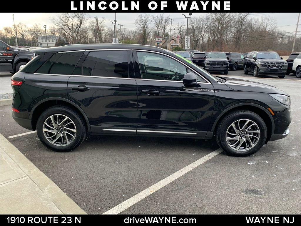 Certified 2022 Lincoln Corsair AWD w/ Equipment Group 101A image 8
