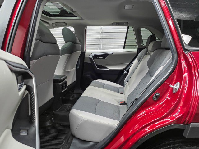 Used 2022 Toyota RAV4 XLE w/ Convenience Package AWD/4WD image 15