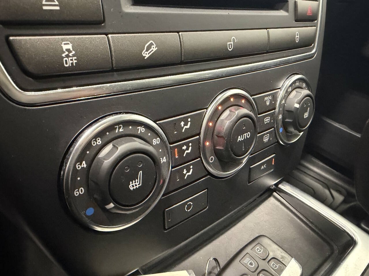 Used 2013 Land Rover LR2 HSE AWD/4WD image 34