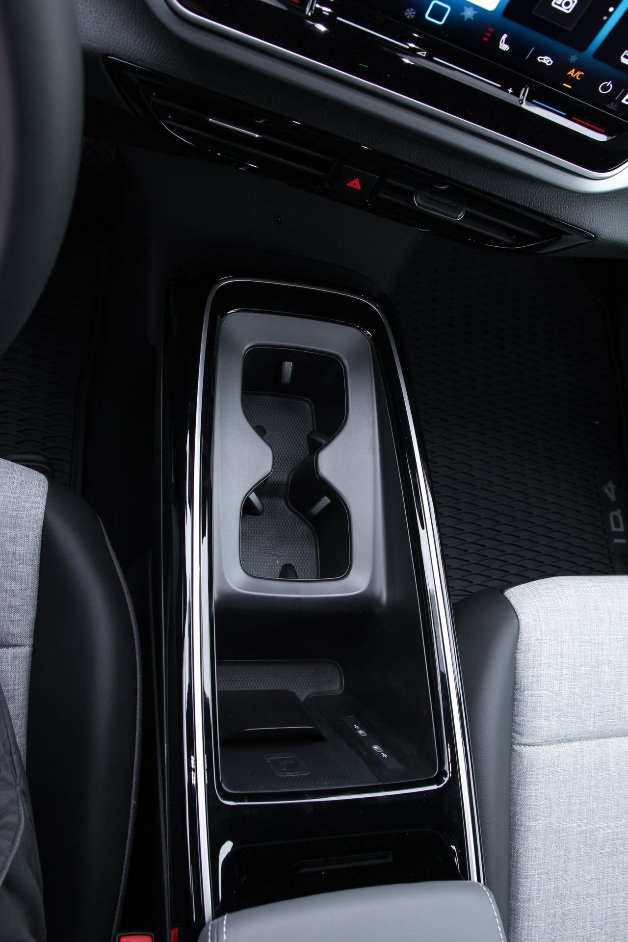 New 2025 Volkswagen ID.4 Pro AWD/4WD image 20