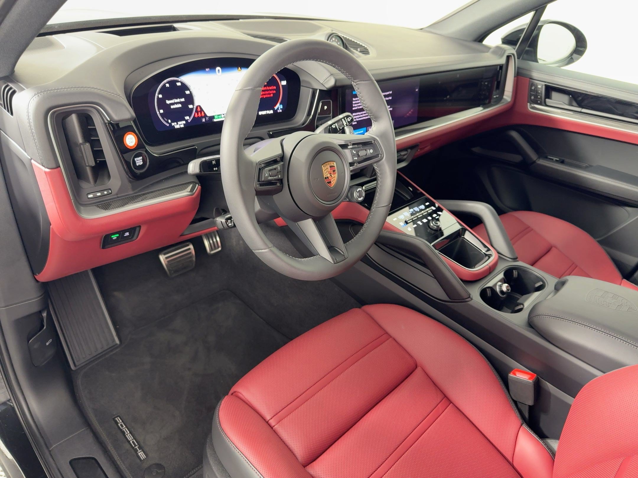 Certified 2025 Porsche Cayenne E-Hybrid AWD/4WD image 4