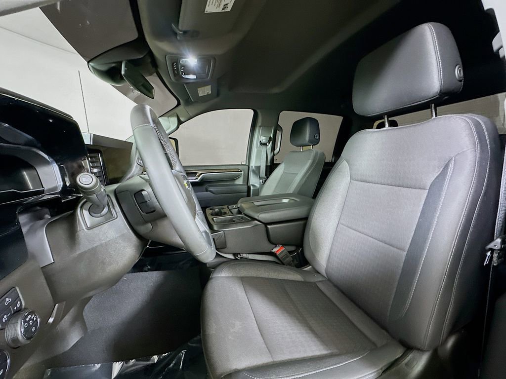 Used 2025 Chevrolet Silverado 2500 LT w/ Convenience Package image 15