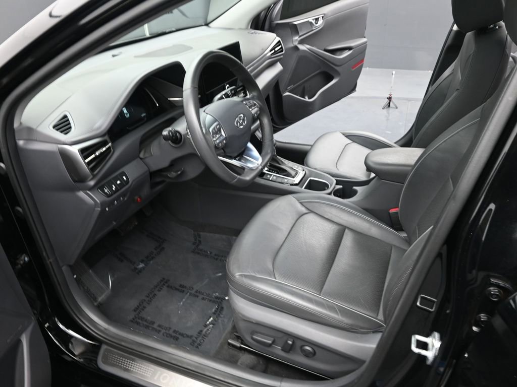 Used 2020 Hyundai Ioniq Limited image 16