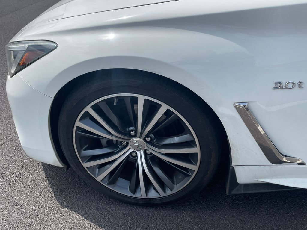 Used 2019 INFINITI Q60 3.0t Luxe w/ Essential Package image 8