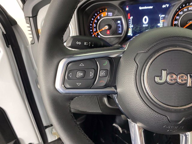 Used 2026 Jeep Wrangler Unlimited Sahara AWD/4WD image 24
