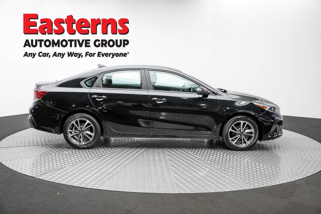 Used 2023 Kia Forte LXS w/ LXS Technology Package FWD image 4