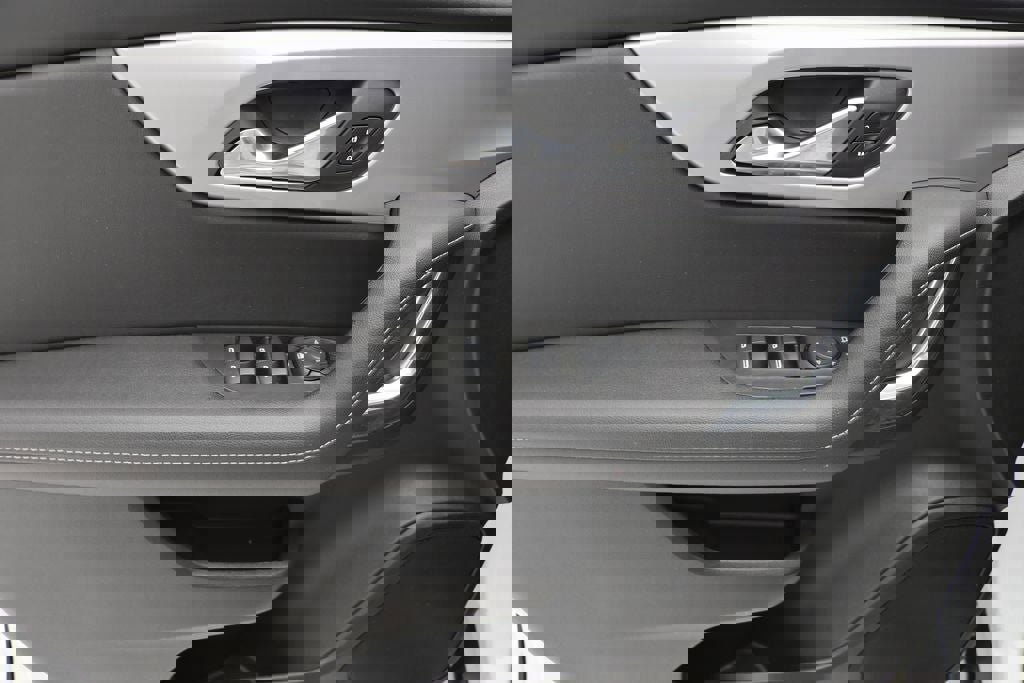 Used 2023 Chevrolet Blazer LT w/ Driver Confidence Package image 16