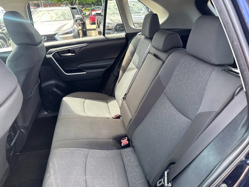 Used 2025 Toyota RAV4 XLE AWD/4WD image 35