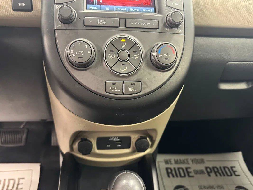 Used 2012 Kia Soul ! FWD image 9