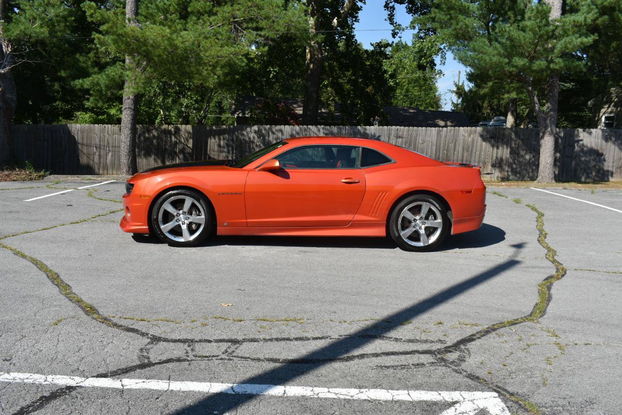 Used 2010 Chevrolet Camaro SS w/ RS Package RWD image 3