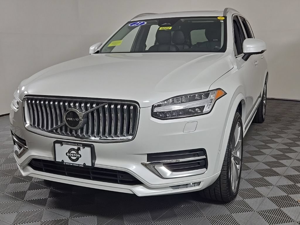 Certified 2023 Volvo XC90 B6 Plus AWD/4WD image 3