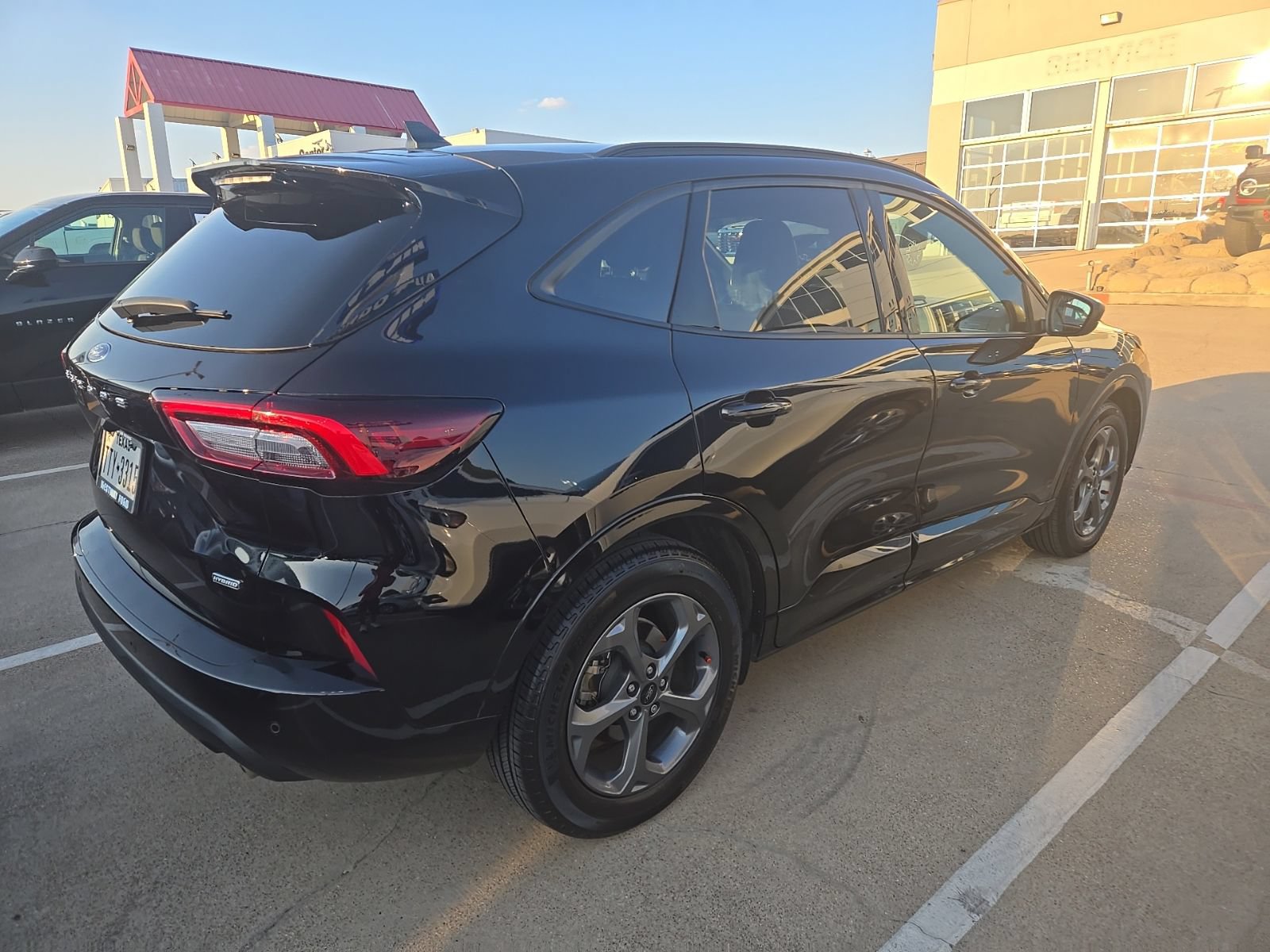 Used 2023 Ford Escape ST-Line w/ Equipment Group 301A FWD image 4