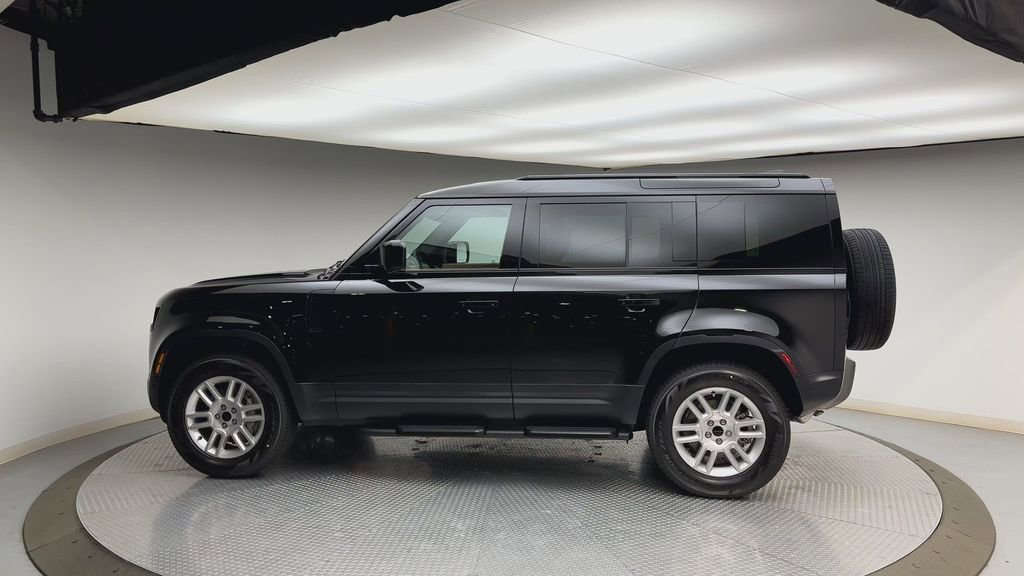 New 2026 Land Rover Defender 110 S AWD/4WD image 5