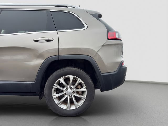 Used 2019 Jeep Cherokee Latitude w/ Popular Appearance Group image 22