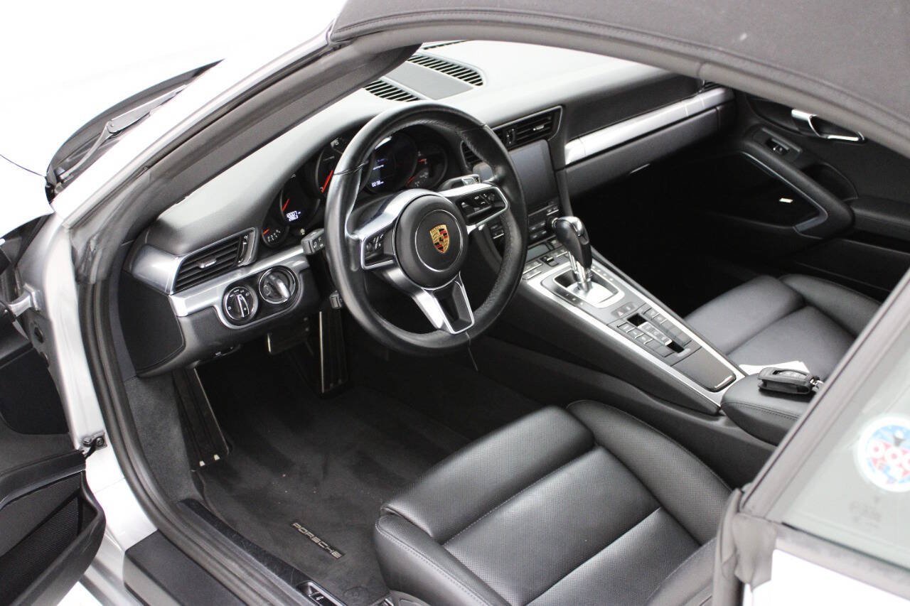 Used 2017 Porsche 911 Carrera image 29