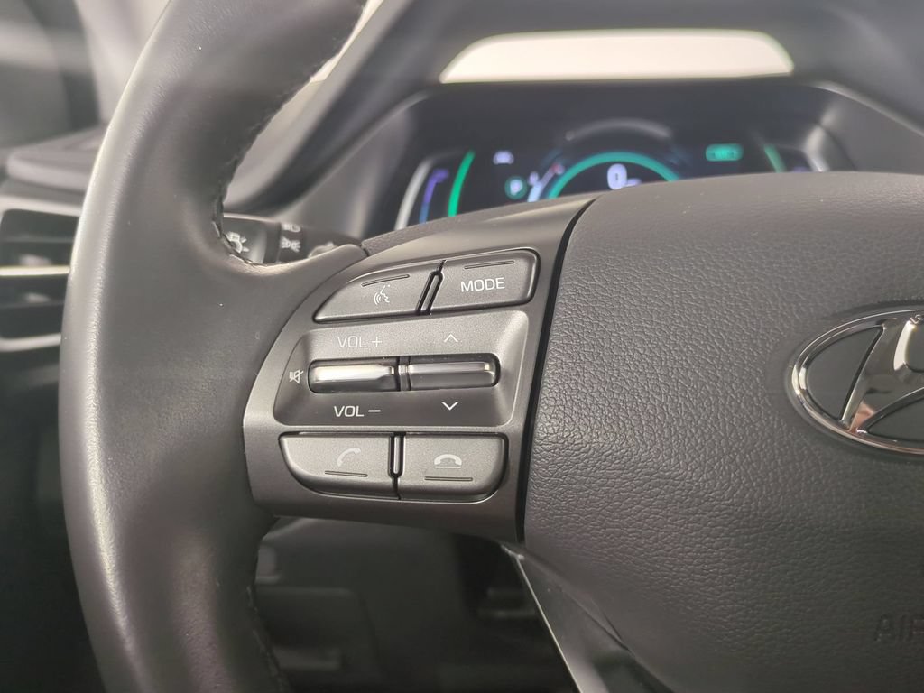 Used 2020 Hyundai Ioniq SEL FWD image 31