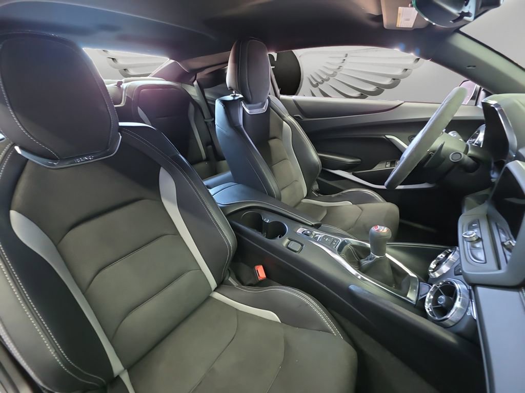 Used 2018 Chevrolet Camaro SS RWD image 17