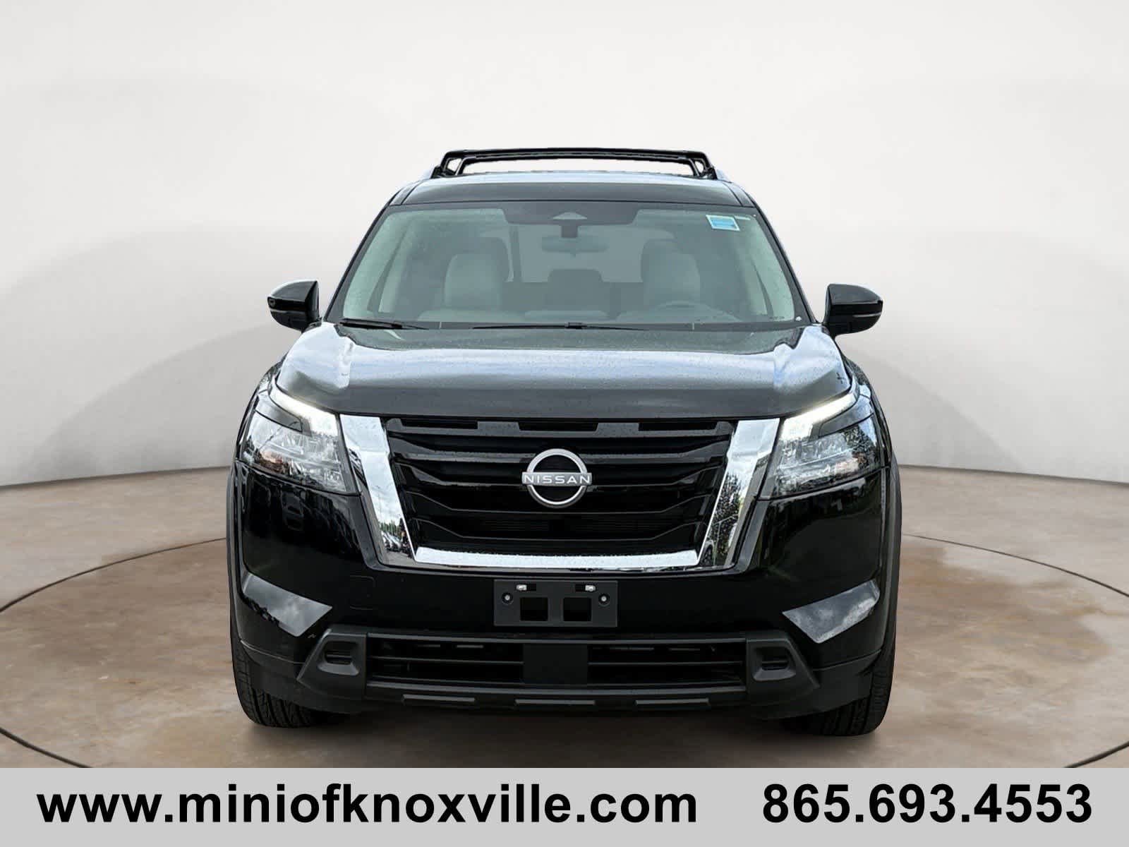 Used 2024 Nissan Pathfinder SV FWD image 8