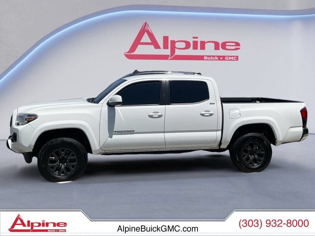 Used 2022 Toyota Tacoma SR5 AWD/4WD image 2